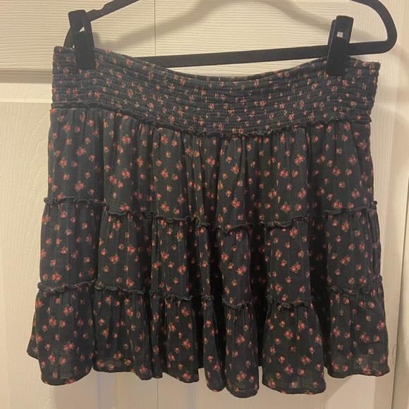 American Eagle Outfitters Dresses & Skirts - 🍀5 for $25🍀American Eagle Black Tiered Skater Skirt w/Miniature Cherry Design